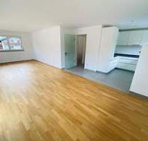 Moderne 4-Zimmer-Wohnung mit Einbauküche und Süd-Balkon in Aying-Großhelfendorf
