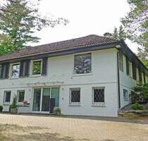 Zeitloses, klares, helles Architektenhaus in Bendestorf