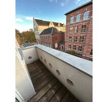 Großzügige 3-Zimmer mit Laminat, Wannenbad mit Fenster und Balkon in zentraler Lage - Chemnitz Sonnenberg