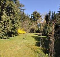 * Erstinserat * Grundstück für attraktive Neubebauung, nah zum Grünwalder Ortskern