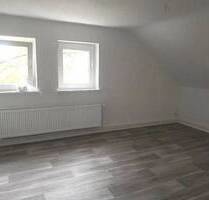 ERSTBEZUG NACH RENOVIERUNG - Schöne Dachgeschosswohnung (2.OG) - Tageslichtbad mit Dusche - Clausthal-Zellerfeld