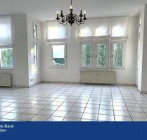 großer Wohn-Essbereich, Schlafen + Ankleide + Loggia optimal für Single oder Paar - Düsseldorf Eller