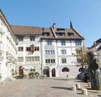 Liebevoll renovierte, möblierte Büroräume im historischen Gebäude in der Stadtmitte mit TG-Stellplatz. - Engen