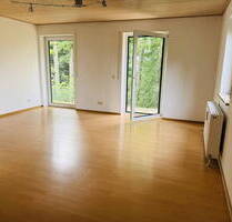 Helle und ruhige Souterrain Wohnung in Top Lage im Markt Nittendorf mit Garten, EBK und Stellplatz