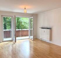 Wohnen mit Komfort - gepflegte 3 Zimmer Wohnung m. 2 Balkonen, EBK, Stpl. - Schwaig bei Nürnberg Behringersdorf