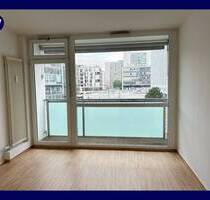 Im Herzen von Dresden: 1-Zi.-Apartment + Balkon, Einbauküche, Duschbad, Aufzug - kurze Wege zur Uni