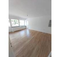 Schöne helle 2 Zimmer-Wohnung mit 2 Balkonen sucht Nachmieter! Ideal auch für Wohngemeinschaften! Frei ab sofort! - Wilhelmshaven