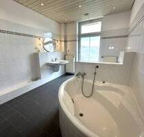 Geräumige 4 Zimmer Wohnung mit 2 Balkons, Dusche und Wanne - Hagen, Wehringhausen