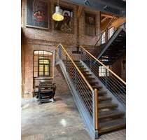 Kreatives Loft-Büro mit Dachterrasse in der historischen Alten Pianofabrik - Hamburg Sternschanze