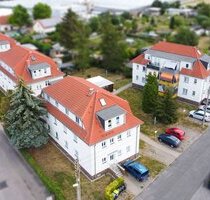 WOHNTRAUM IM DACHGESCHOSS MIT SONNENBALKON Vermietete 2-Raum-Wohnung mit PKW-Stellplatz - Zwenkau