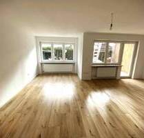 *TOP* Neu renoviertes Reihenmittelhaus mit Garage und Garten - Teising