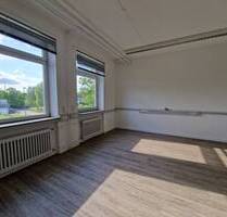 Ruhige, helle sehr ordentliche Büroflächen (1.OG, rechts) - Bexbach Oberbexbach