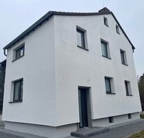 Komplett grundsaniertes Doppelhaus mit 6 ZKB in Top-Lage von Kassel-Süsterfeld mit Gartenterrasse - Kassel / Süsterfeld Süsterfeld/Helleböhn