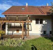 Einfamilienhaus mit Einliegerwohnung und integrierter Doppelgarage in Neunburg v. W. - Kröblitz - Neunburg vorm Wald