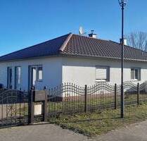 Modernes Wohnhaus mit zwei Wohnungen auf großen Grundstück - Fehrbellin Karwesee