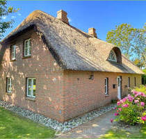 Unter Reet zuhause** - 495.000,00 EUR Kaufpreis, ca.  174,00 m² Wohnfläche in Tetenbüll / Wasserkoog (PLZ: 25882)