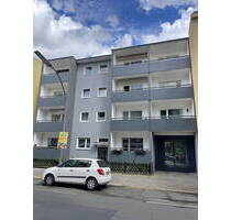 Gepflegte, Möblierte, 2-Zimmer-Wohnung mit Balkon & Pkw-Stellplatz Top-Lage in Berlin Reinickendorf