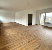 Attraktive 3,5 Zimmer Wohnung in zentraler Lage - Erstbezug nach Sanierung! - Neumarkt in der Oberpfalz