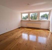 Geräumige, lichtdurchflutete Drei-Zimmer-Wohnung in Sieglitzhof (provisionsfrei) - Erlangen