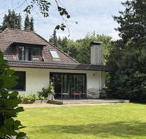 Stadt & Natur perfekt verbunden! Attraktives Einfamilienhaus in Hamburg- Volksdorf