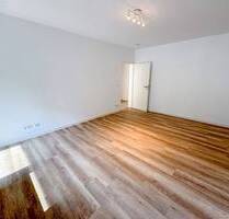 !! Wunderschöne Drei-Zimmerwohnung wartet auf Bezug !! + Einbauküche und Balkon - 1A Citylage - Berlin Tiergarten