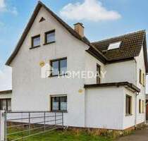 Großzügiges Wohnhaus mit Hallen, Hof, Balkon & ausgebautem DG in Kefenrod-Burgbracht