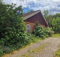 Käuferprovisionsfrei: Renovierungsbedürftiges, ebenerdiges Einfamilienhaus mit separatem Baugrundstück in Neu-Börnsen zu verkaufen!