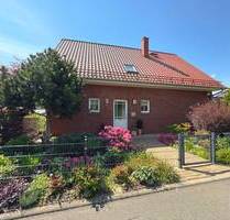 Ihr neues Zuhause mit Herz: Modern saniertes Energiesparwunder in ruhiger Lage - mit Gartenparadies und bester Anbindung - Bad Klosterlausnitz