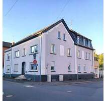 Attraktives Mehrfamilienhaus mit Gewerbeeinheit und Entwicklungspotenzial in Siegen-Geisweid