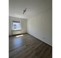 Helle 2,5 Zimmer-Wohnung m² 2.Stock Frei ab Sofort - Schweinfurt Nordwestlicher Stadtteil
