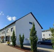 Modernes Reihnmittelhaus mit sehr geringem Energieverbrauch - Viernheim Nibelungenschule 3