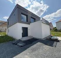 Modern & effizient: Einfamilienhaus-Neubau in Schirmitz zu verkaufen