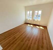 **Besichtigung: Di., 03.06.25 um 18:45 Uhr** Drei Zimmer in Brandenburg a.d. H. mit EBK!