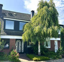 In bester Geesthang-Lage: Geräumiges Mittelreihenhaus mit Terrasse, Balkon und TG-Stellplatz - Wedel