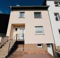 Großzügige Doppelhaushälfte (1-2 Familienhaus) in ruhiger Lage - Spiesen-Elversberg