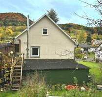 Großzügiges Einfamilienhaus mit Einliegerwohnung, Traumgarten & Schwimmteich - Platz für Familie, Arbeit & Ideen! - Jungingen