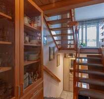 FBC - Lichtdurchflutete 4-Zimmer-DG-Maisonette-Wohnung mit Dachterrasse, Balkon + TG-Stellplatz - Fürstenfeldbruck