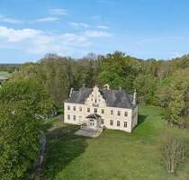 Historisches Anwesen in Rietzneuendorf-Staakow: Eleganz, Ruhe und Naturverbundenheit nahe Berlin.