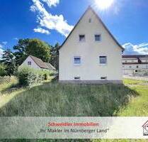 Großes Grundstück - kleines Haus: Sanierungsbedürftiges Einfamilienhaus zum Top-Preis in Hersbruck