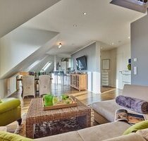 Großzügige Wohnung mit zwei Südbalkonen und harmonischem Interior Design in Westerland - Sylt