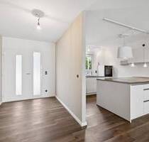 Entspannt leben ohne Gartenarbeit - modernisiertes Reihenhaus in Tamm