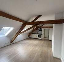 Schicke 1-Zimmer-Wohnung mit EBK im Dachgeschoss - Pastetten Oberschwillach