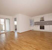 2 Zimmer-Wohnung mit moderner Einbauküche und Balkon - Straubing