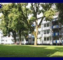 °°Nur noch einziehen und Loswohnen°° frisch renovierte 2 ZW mit Balkon, NEUER Boden, große Essküche - Düsseldorf Holthausen