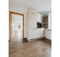 +Zentrales Wohnen in Neustadt (Sa): Sofortiger Einzug in sonnige 3-R-W inkl. EBK, Loggia & Garage!+