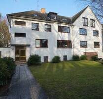 Helle Dachgeschosswohnung in beliebter Lage. - Hamburg / Lokstedt