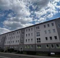 Geräumige 4-Raum-Wohnung mit Balkon - Viel Platz zum Wohnen und Leben! - Merseburg