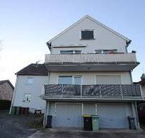 MFH Königswinter-Thomasberg 4 Wohnungen 317m² WFL+7 Garagen 824m² Grundstück 27336 EUR p.a.+NK
