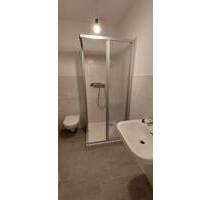 Kleine, feine 2-R-Wohnung mit Dusche und Aufzug - Dessau-Roßlau