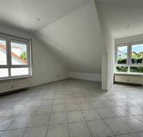 Ruhige Lage, große Fenster, Balkon, Stellplatz uvm. - Besondere Wohnung in Walzbachtal-Jöhlingen zu verkaufen!